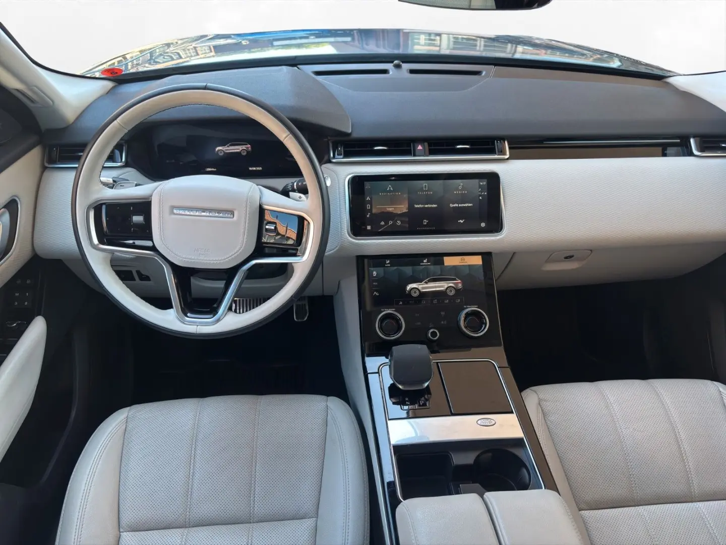 Range Rover Velar P250 R-Dynamic