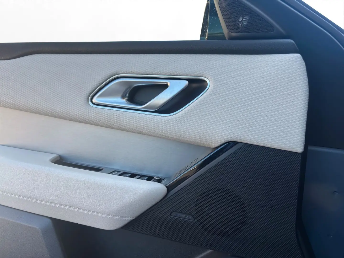 Range Rover Velar P250 R-Dynamic