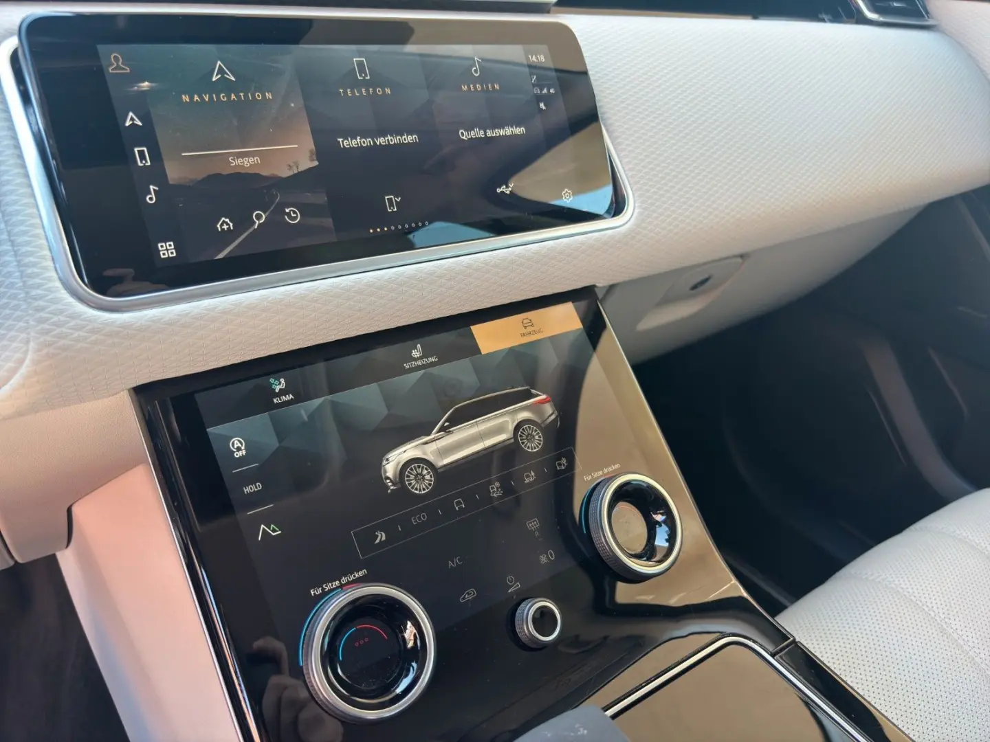 Range Rover Velar P250 R-Dynamic