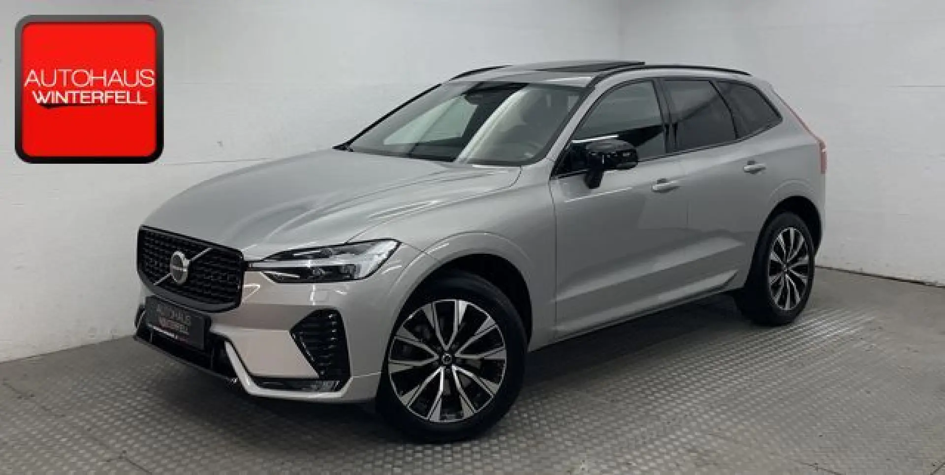 XC60 B4 AWD PLUS DARK PANO+AHK+MEMORY+H&K+LED+