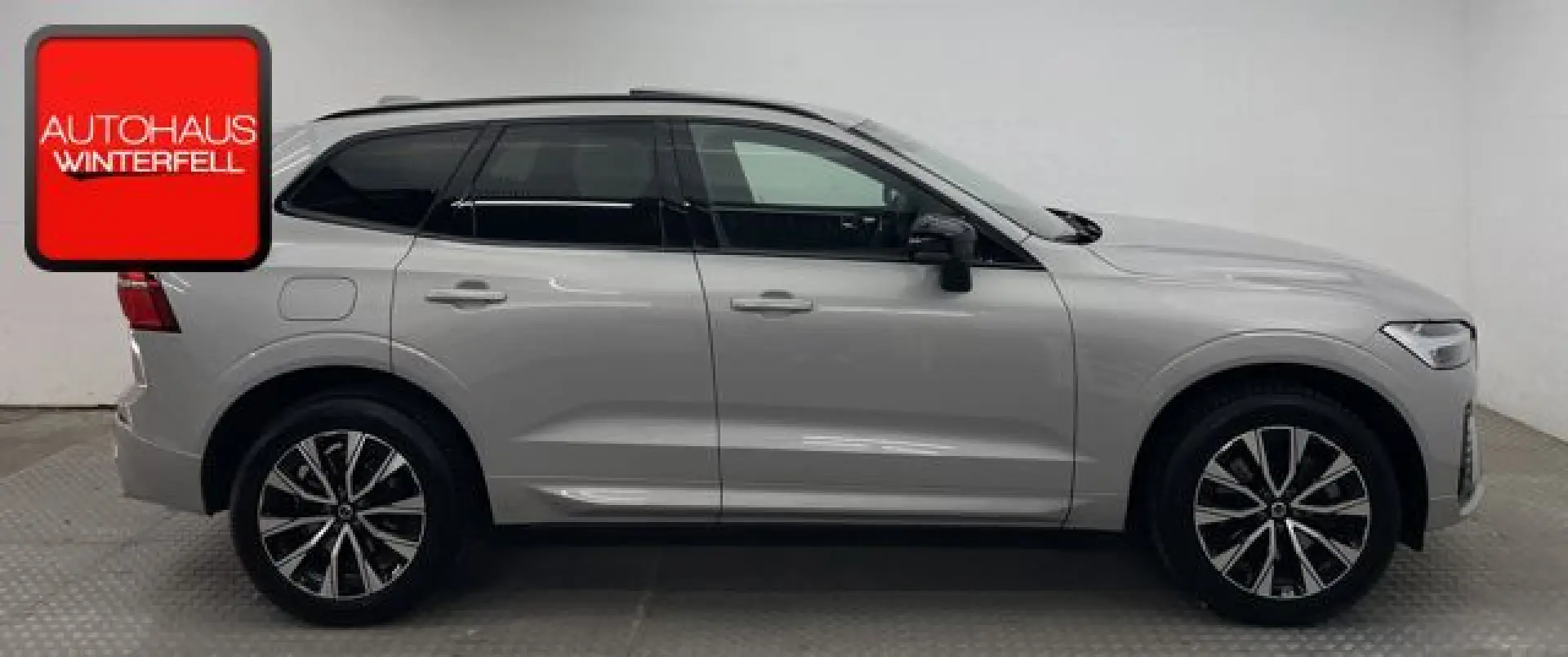 XC60 B4 AWD PLUS DARK PANO+AHK+MEMORY+H&K+LED+
