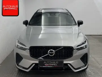 XC60 B4 AWD PLUS DARK PANO+AHK+MEMORY+H&K+LED+