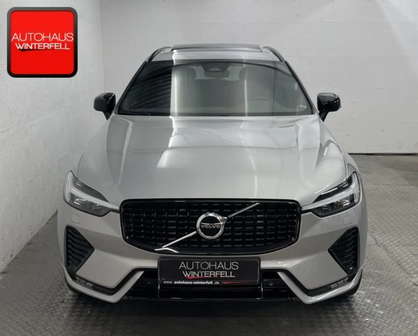 XC60 B4 AWD PLUS DARK PANO+AHK+MEMORY+H&K+LED+