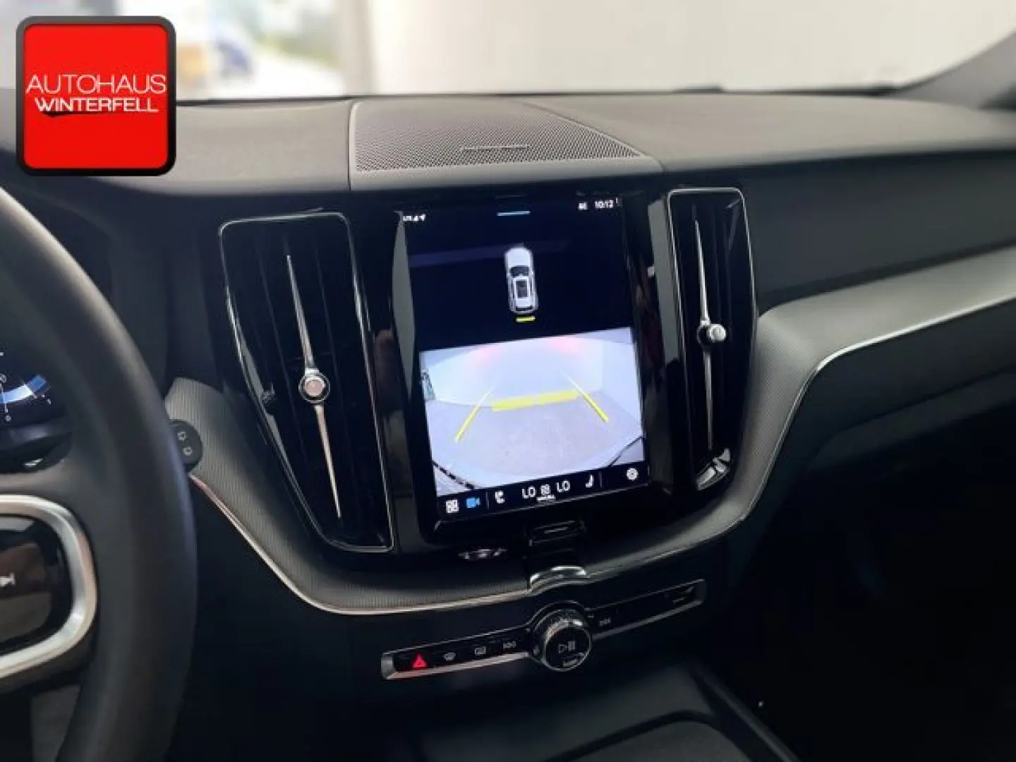 XC60 B4 AWD PLUS DARK PANO+AHK+MEMORY+H&K+LED+