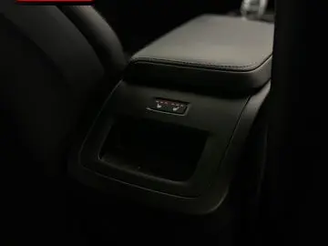 XC60 B4 AWD PLUS DARK PANO+AHK+MEMORY+H&K+LED+