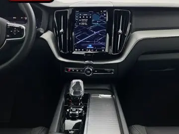 XC60 B4 AWD PLUS DARK PANO+AHK+MEMORY+H&K+LED+
