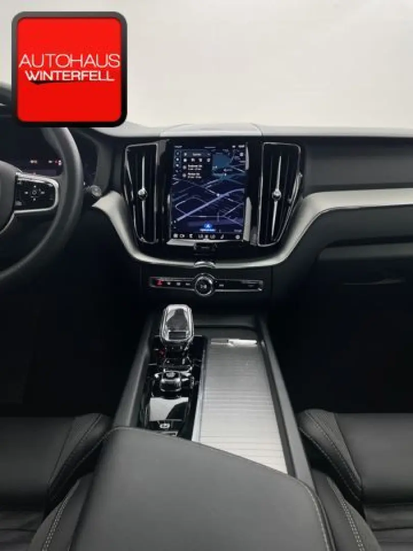 XC60 B4 AWD PLUS DARK PANO+AHK+MEMORY+H&K+LED+