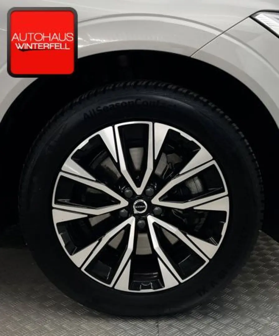 XC60 B4 AWD PLUS DARK PANO+AHK+MEMORY+H&K+LED+