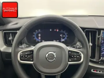 XC60 B4 AWD PLUS DARK PANO+AHK+MEMORY+H&K+LED+