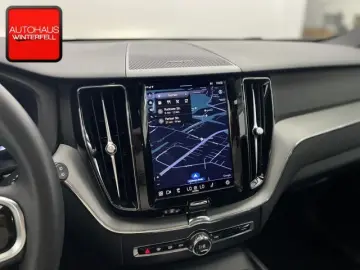XC60 B4 AWD PLUS DARK PANO+AHK+MEMORY+H&K+LED+