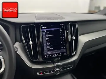 XC60 B4 AWD PLUS DARK PANO+AHK+MEMORY+H&K+LED+