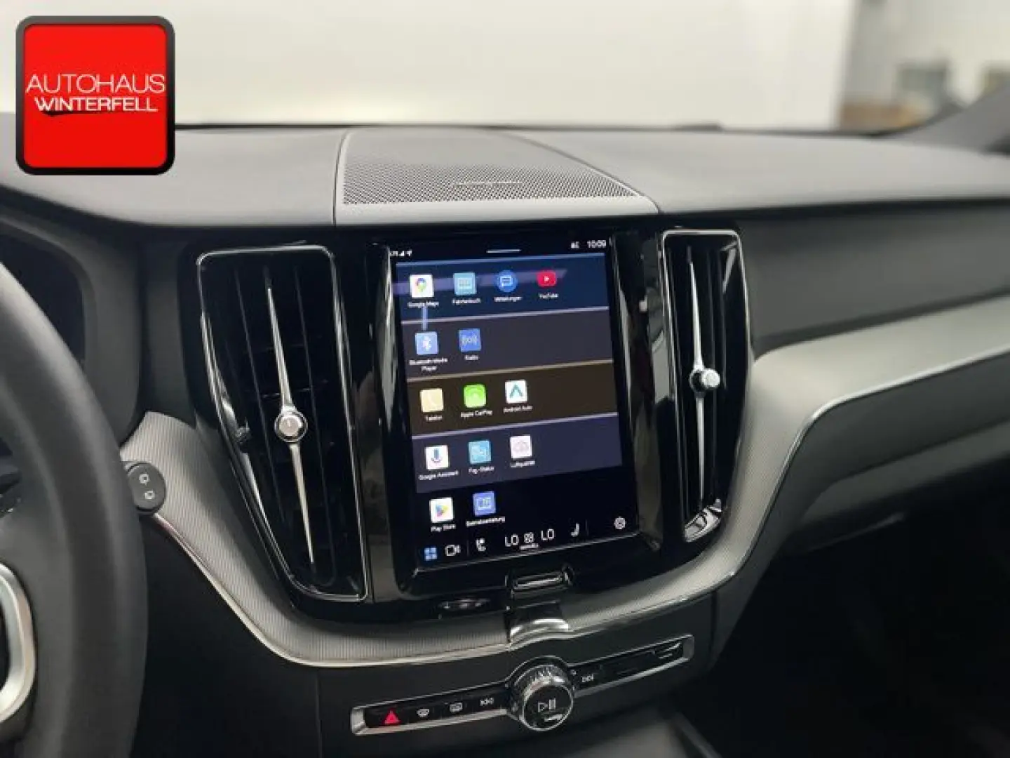 XC60 B4 AWD PLUS DARK PANO+AHK+MEMORY+H&K+LED+