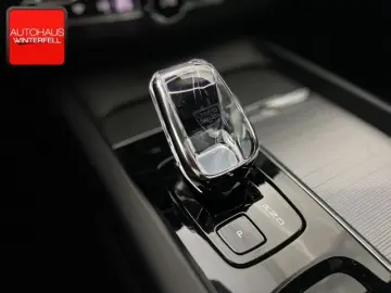 XC60 B4 AWD PLUS DARK PANO+AHK+MEMORY+H&K+LED+
