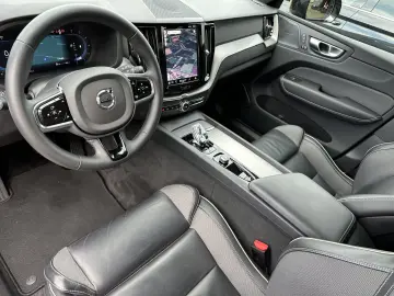 XC60 B4 D AWD Plus Dark NAV+LED+PANORAMA+AHK+H&K