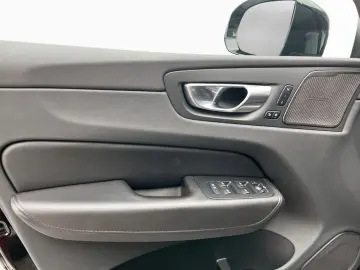 XC60 B4 D AWD Plus Dark