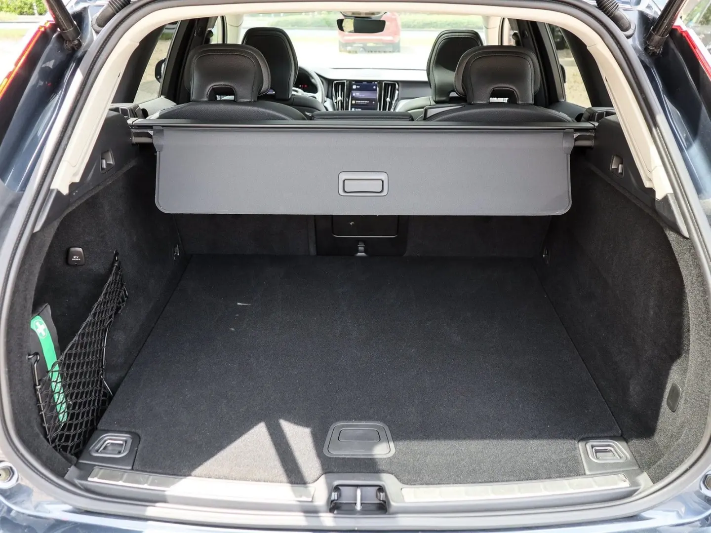 XC60 B4 Diesel AWD Plus Dark Aut. Navi*PDC*LED
