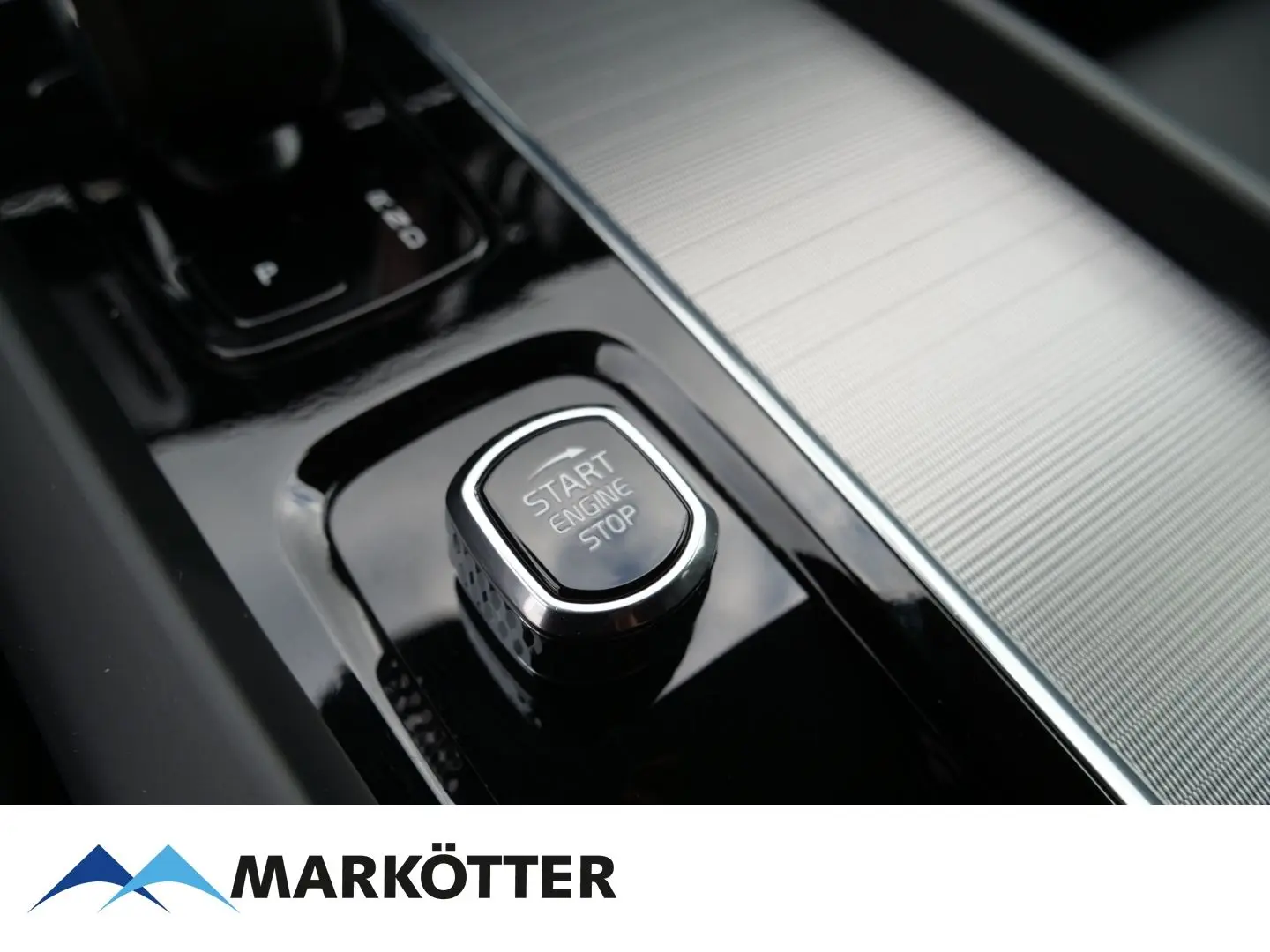 XC60 B4 AWD Plus Dark STHZ/ACC/BLIS/Google/CAM