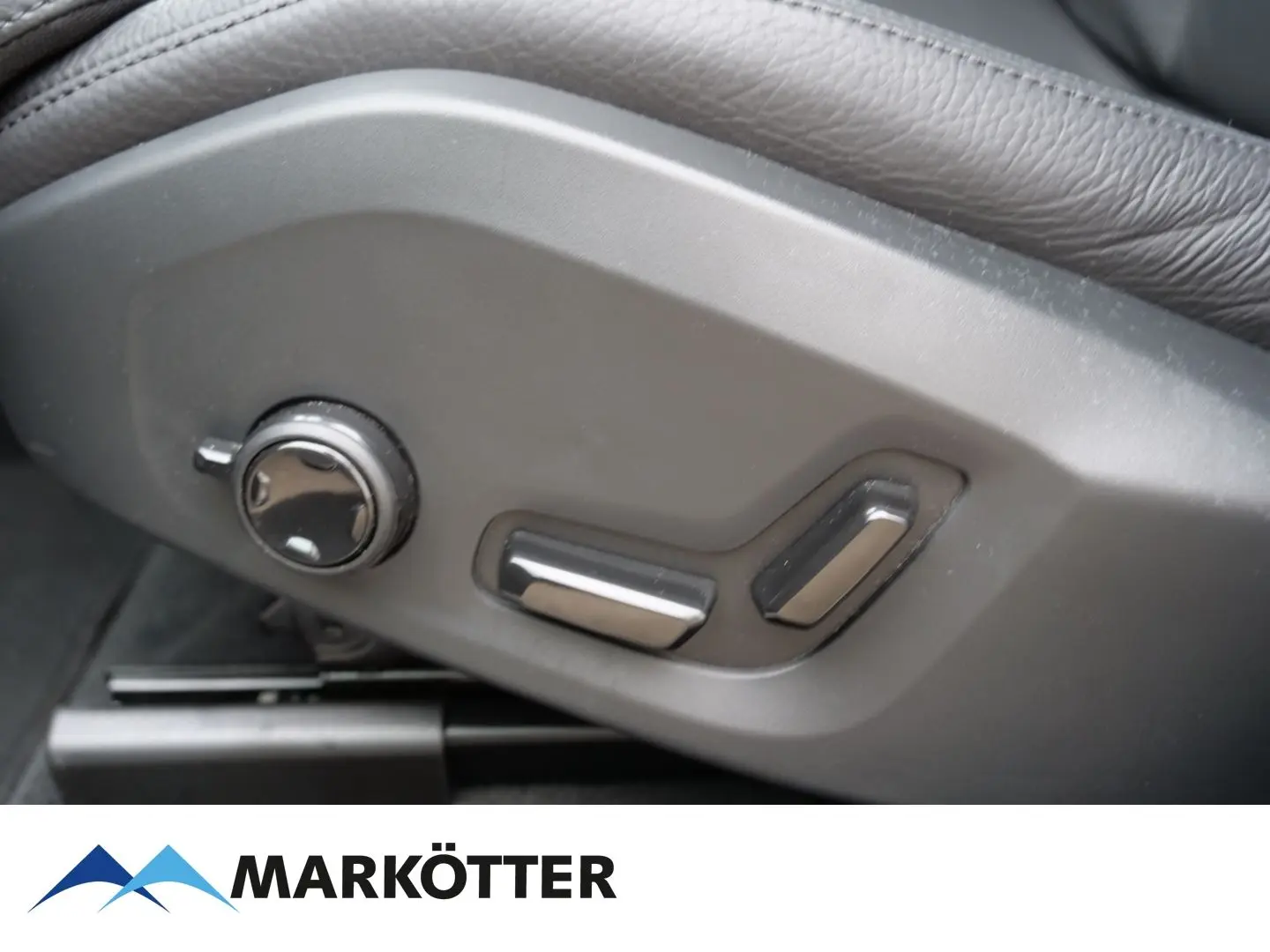 XC60 B4 AWD Plus Dark STHZ/ACC/BLIS/Google/CAM
