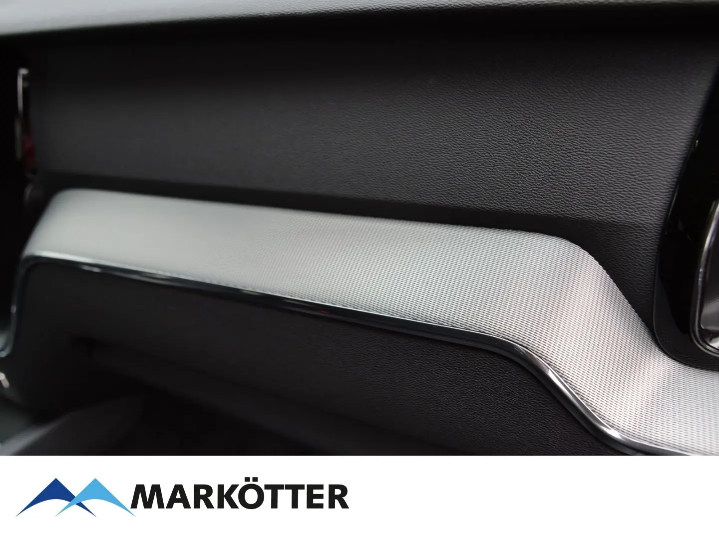 XC60 B4 AWD Plus Dark STHZ/ACC/BLIS/Google/CAM