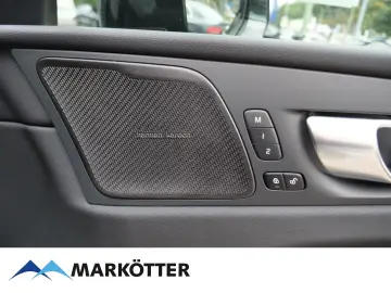 XC60 B4 AWD Plus Dark STHZ/ACC/BLIS/Google/CAM
