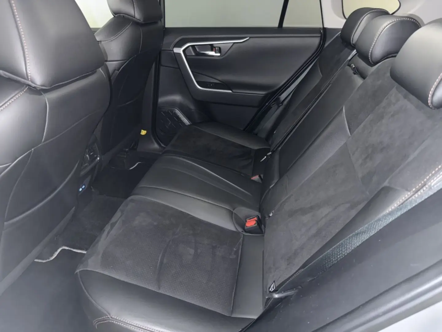 RAV4 Hybrid 4x4 Team D ACC,CarPlay,Kamera,Sitzhz