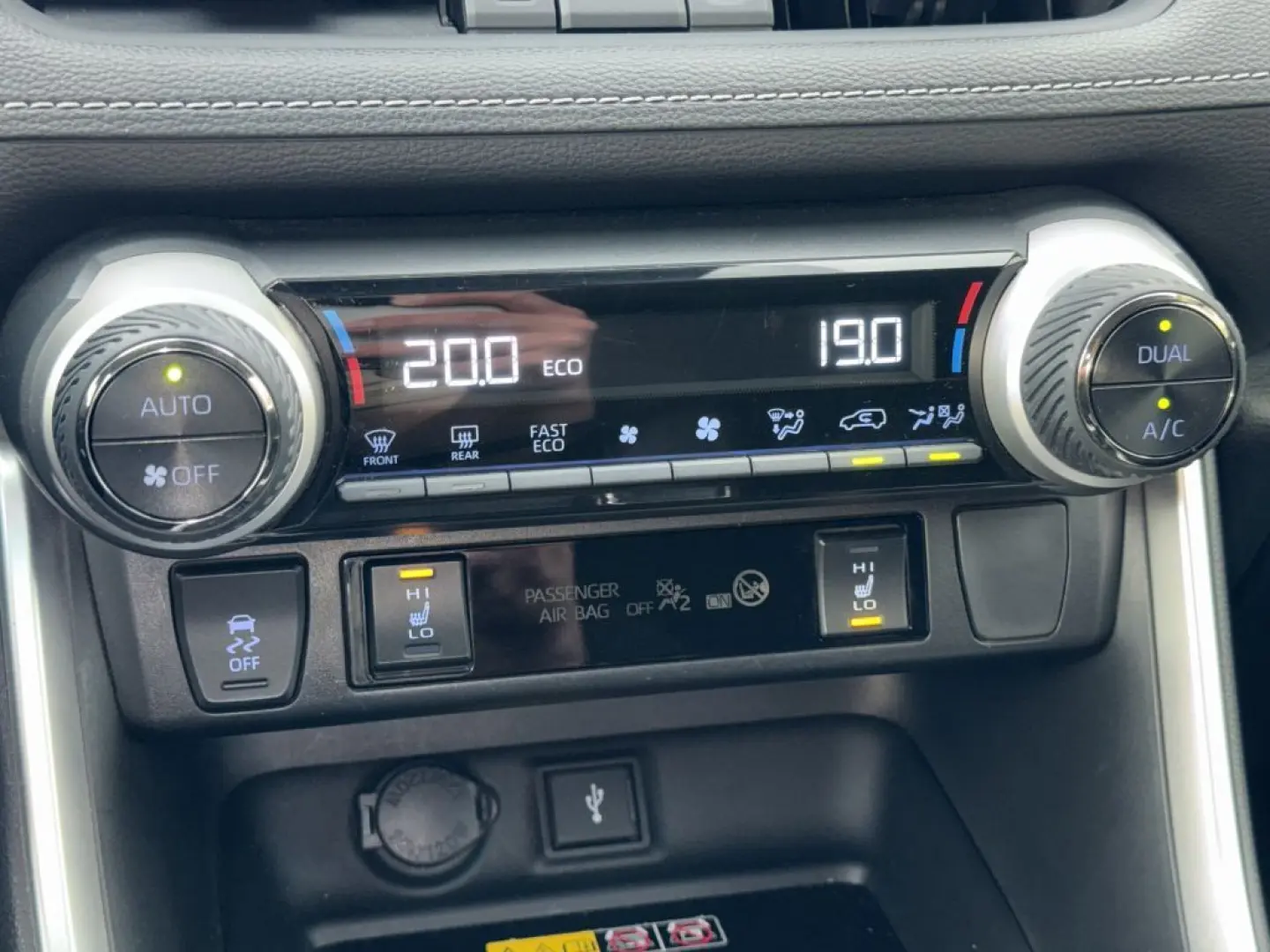 RAV4 Hybrid 4x4 Team D ACC,CarPlay,Kamera,Sitzhz