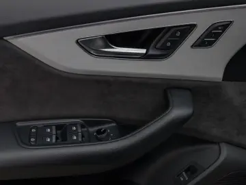 Q8 50 TDI quattro 3x S LINE ASSIST AHK BuO ST.HE
