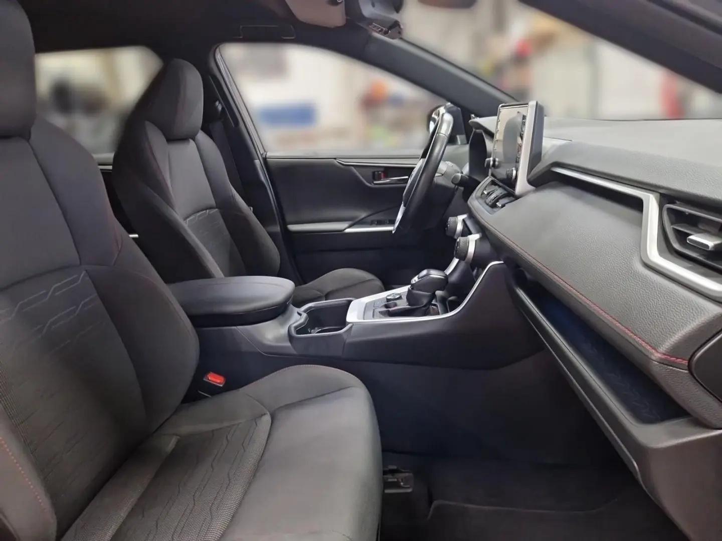 RAV4 Plug-in Hybrid 4x4 + Technik Paket