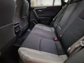 RAV4 Plug-in Hybrid 4x4 + Technik Paket
