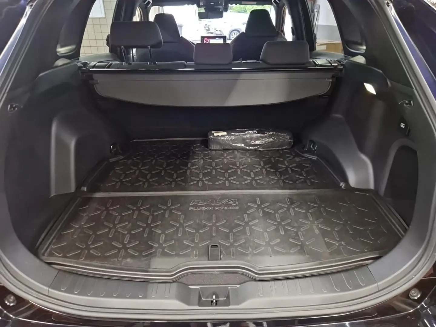 RAV4 Plug-in Hybrid 4x4 + Technik Paket