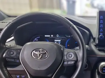 RAV4 Plug-in Hybrid 4x4 + Technik Paket