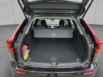 XC60 B4 D AWD Plus Dark LED, Navi