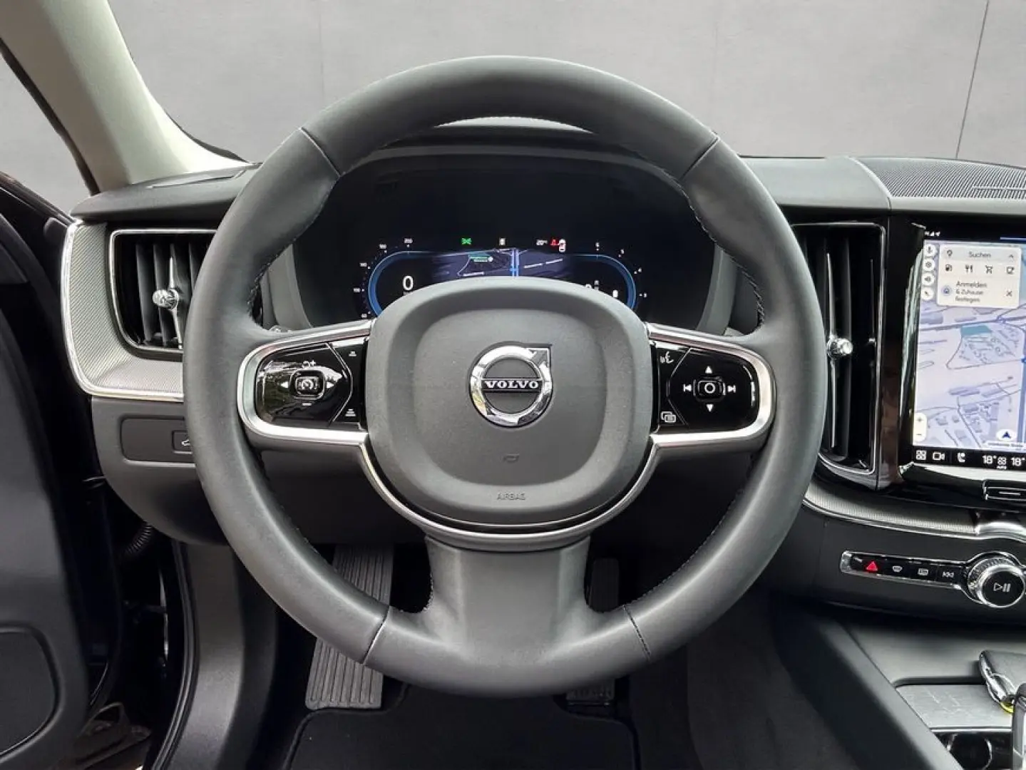 XC60 B4 D AWD Plus Dark LED, Navi
