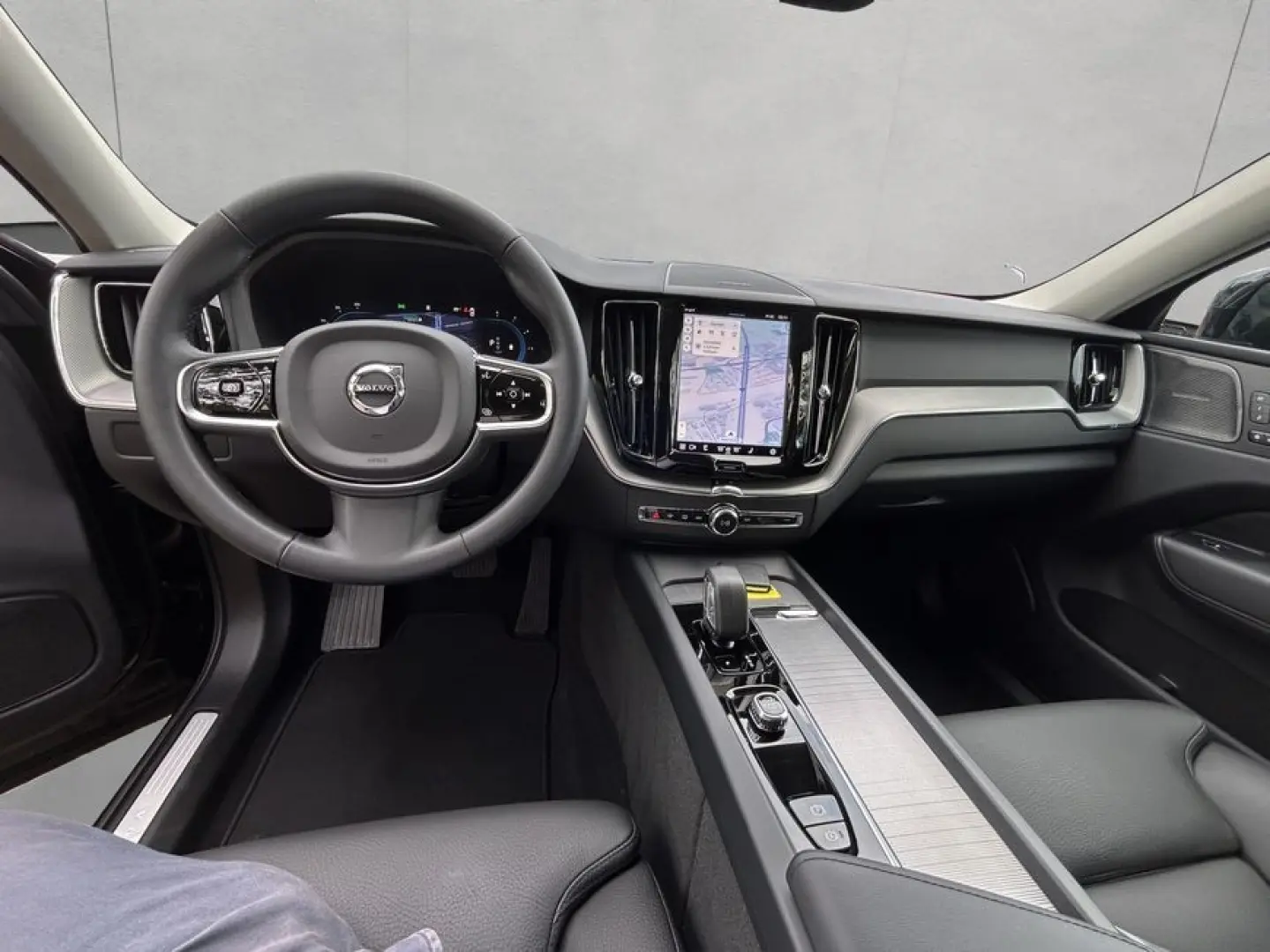 XC60 B4 D AWD Plus Dark LED, Navi