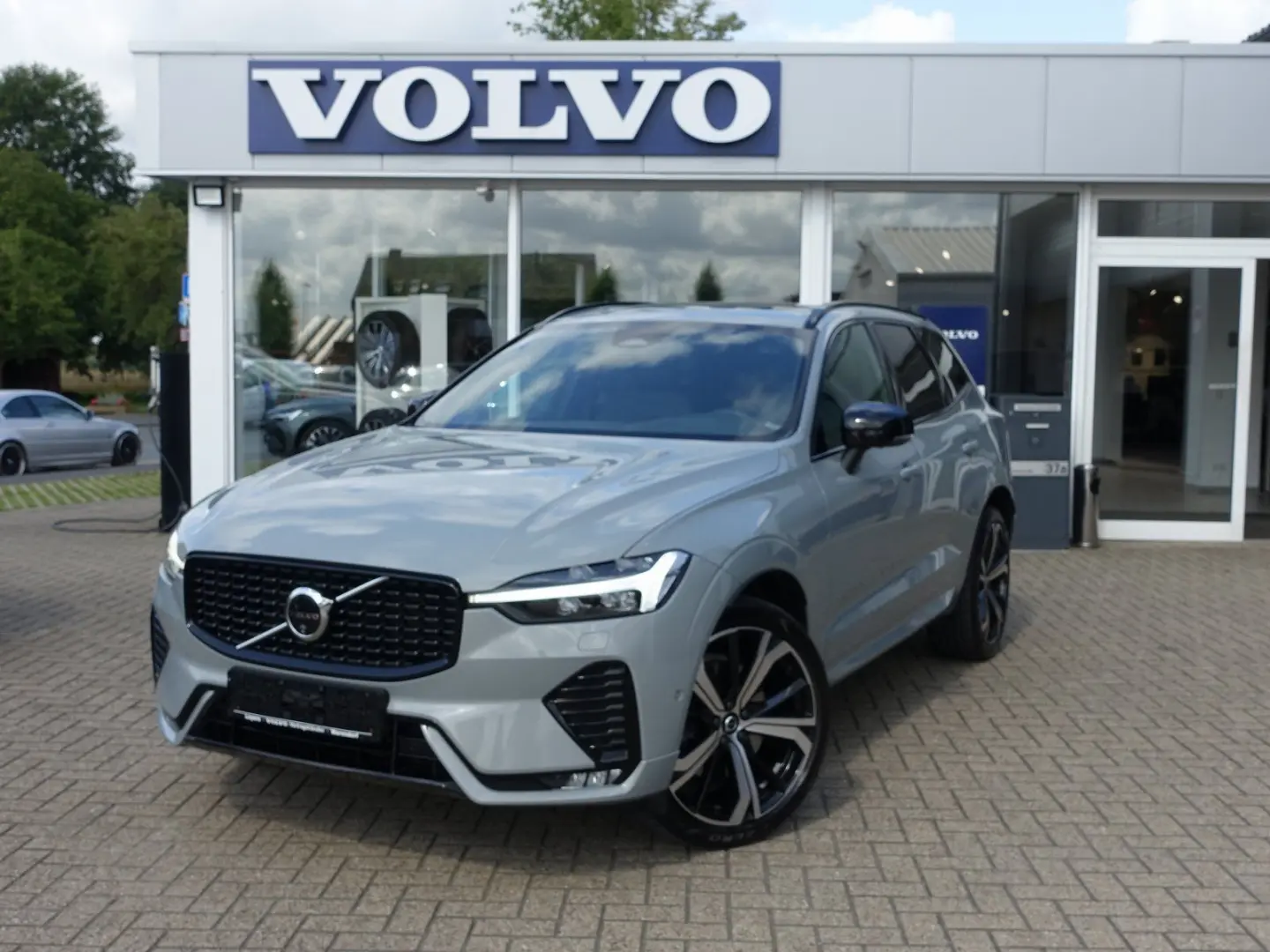 XC60 B4 AWD Plus Dark/AHK/360°Cam/Pano./Lenkrhz.