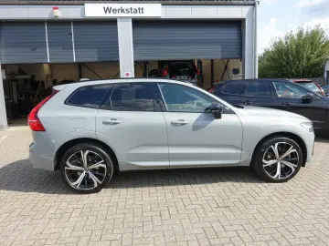 XC60 B4 AWD Plus Dark/AHK/360°Cam/Pano./Lenkrhz.
