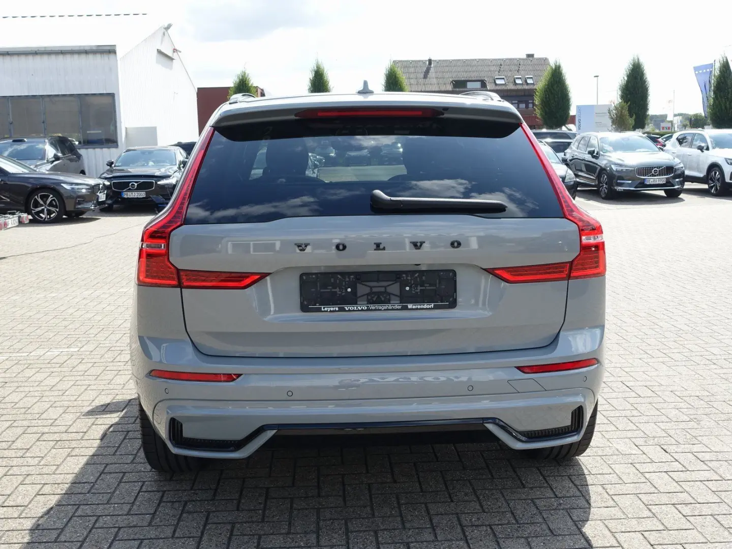 XC60 B4 AWD Plus Dark/AHK/360°Cam/Pano./Lenkrhz.