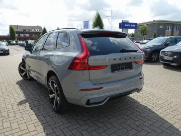 XC60 B4 AWD Plus Dark/AHK/360°Cam/Pano./Lenkrhz.