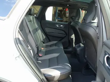 XC60 B4 AWD Plus Dark/AHK/360°Cam/Pano./Lenkrhz.