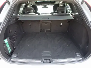 XC60 B4 AWD Plus Dark/AHK/360°Cam/Pano./Lenkrhz.