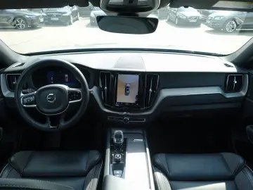 XC60 B4 AWD Plus Dark/AHK/360°Cam/Pano./Lenkrhz.