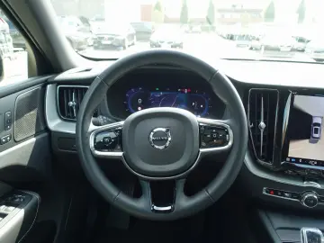 XC60 B4 AWD Plus Dark/AHK/360°Cam/Pano./Lenkrhz.