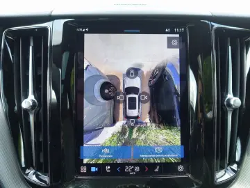 XC60 B4 AWD Plus Dark/AHK/360°Cam/Pano./Lenkrhz.
