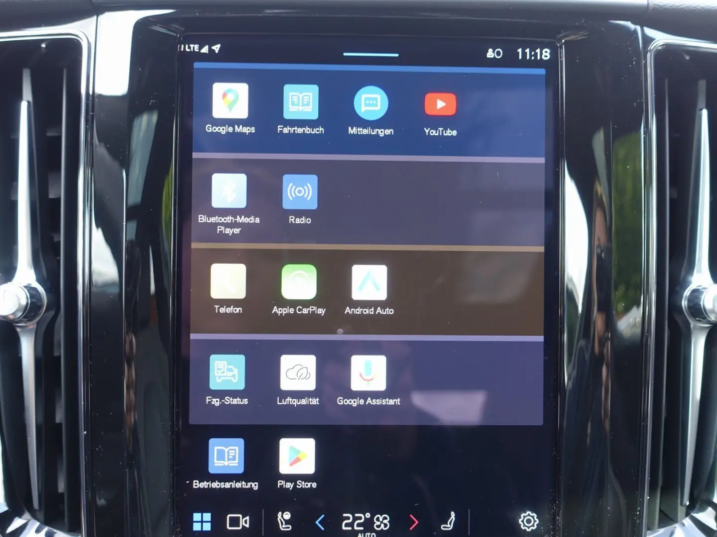 XC60 B4 AWD Plus Dark/AHK/360°Cam/Pano./Lenkrhz.
