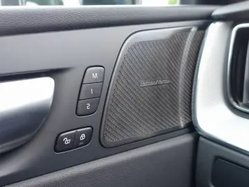 XC60 B4 AWD Plus Dark/AHK/360°Cam/Pano./Lenkrhz.