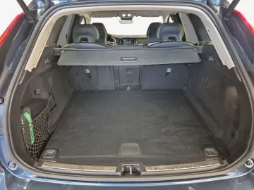 XC60 B4 D AWD Plus Dark Stdhzg * Sound