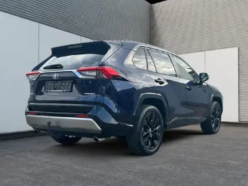2,5 Hybrid 4x4 Style Selection