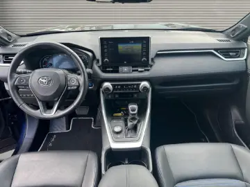 2,5 Hybrid 4x4 Style Selection