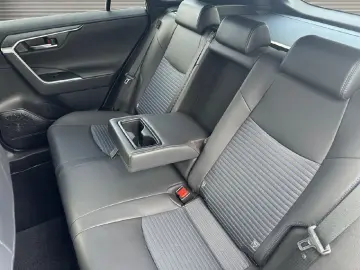 2,5 Hybrid 4x4 Style Selection