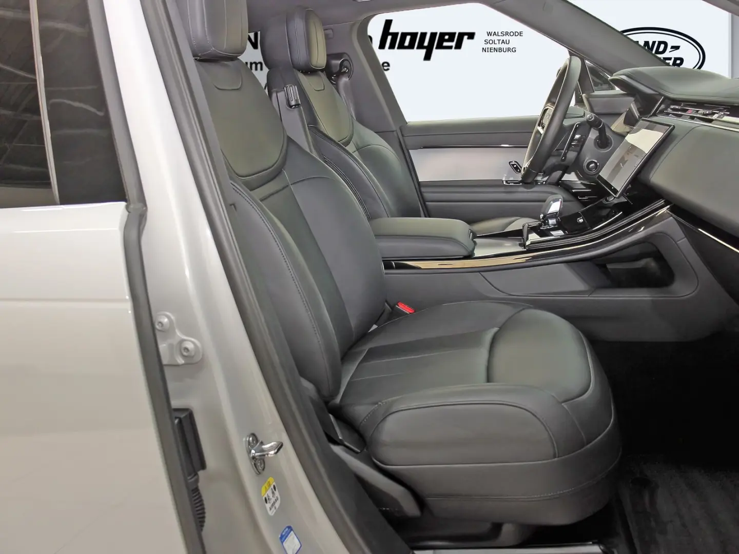 Range Rover Sport D300 Dynamic SE AHK Pano DAB